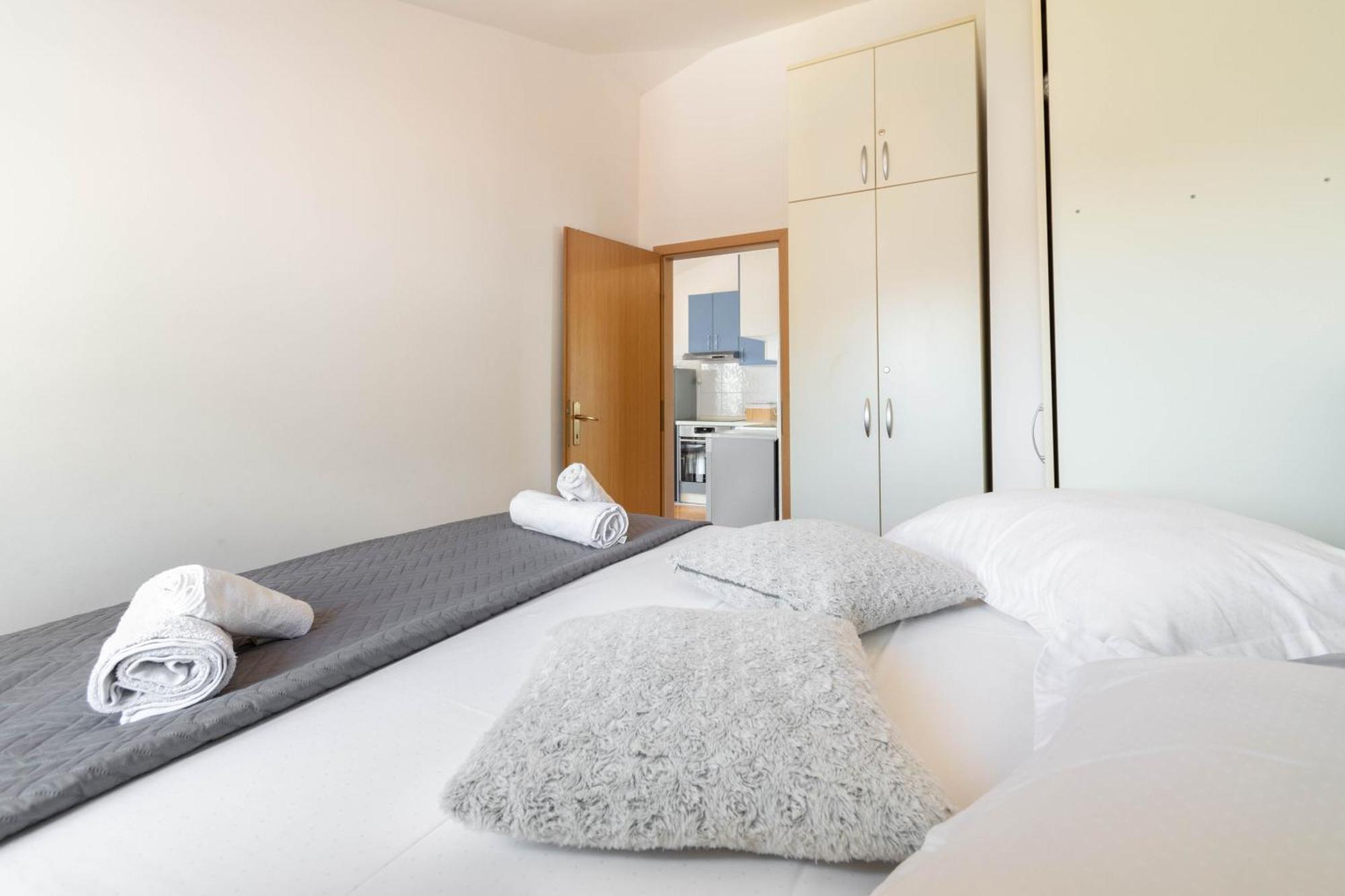 Apartment 30 M From Beach,Makarska,Marija Exterior photo
